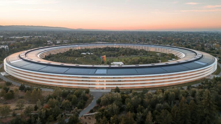 Silicon Valley’s Magical Money Machine: How GPT-4.5 Turns Vague Promises into Venture Capital Gold 